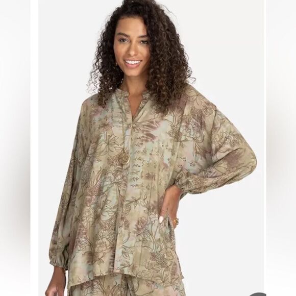 JOHNNY WAS CALME' Women's XSmall Rayon Puff Sleeve Button Up Blouse Oversized - Picture 1 of 11